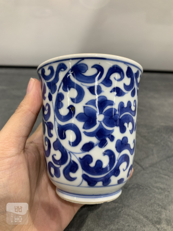 清康熙青花缠枝花卉纹铃铛盖杯 - 图3